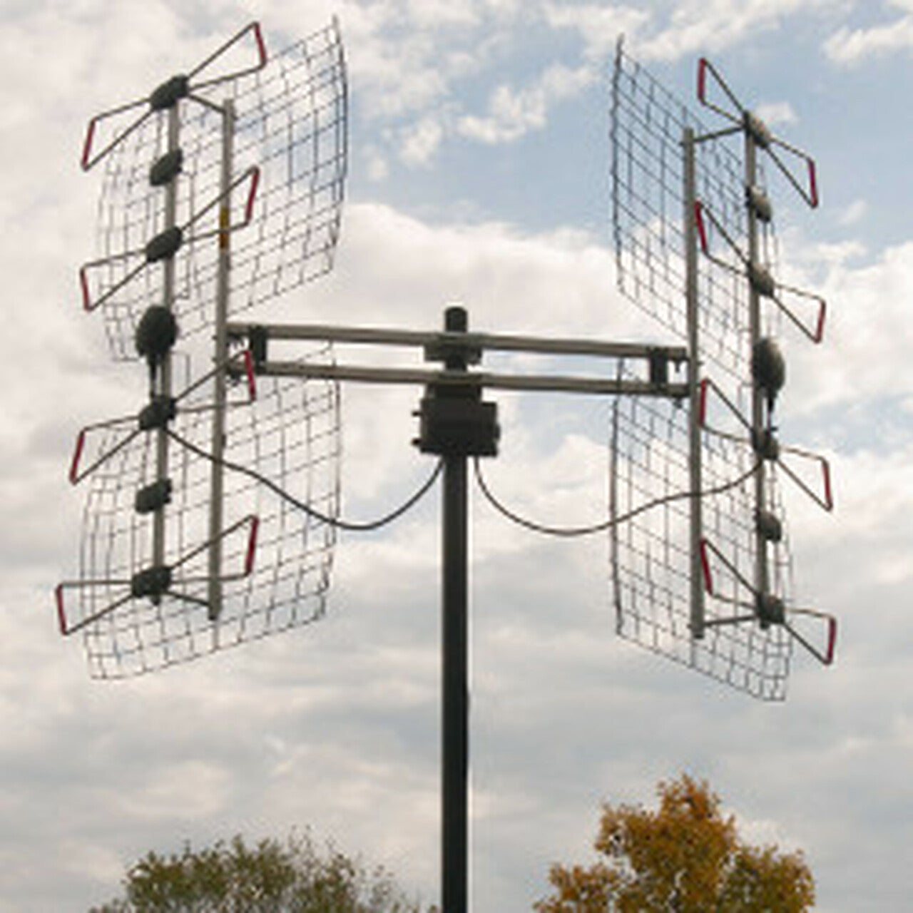 Antennas Direct DB8e, 8-Element Bowtie Antenna, UHF, Attic, Outdoor, 70+ miles